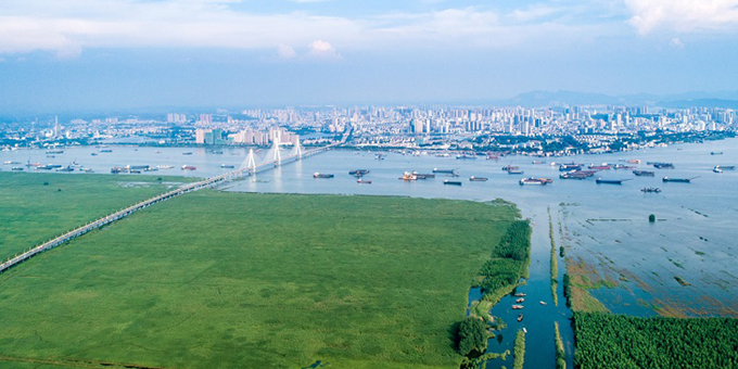 ����ʤ״ ˮ��һɫ