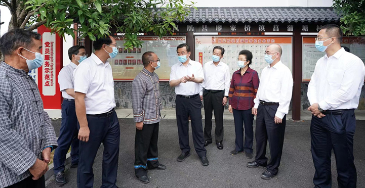 ����ΰ�ڷ�����ƽ����������ص��У���ʵ��ǿ������Ļ��Ų��������� ��ȫ���ƽ�����������߳���·��