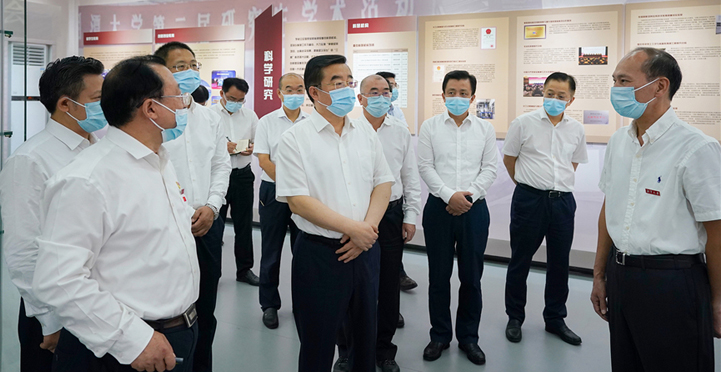 ����ΰ�����ô��к�ɫ�����������Ļ� �ƽ���˫һ����ѧ�Ƹ���������