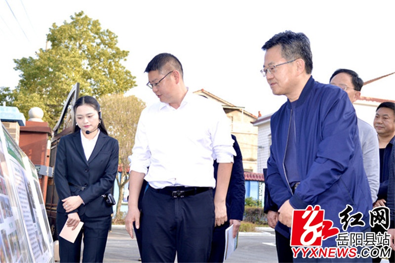 徐济德了解新墙镇林业站标准化建设.jpg 徐济德了解新墙镇林业站标准化建设.jpg