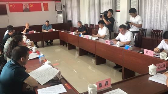 �����ڿ�̨�ϵ���������ǰ
�Ϳ��Ŷ��������Զ�����