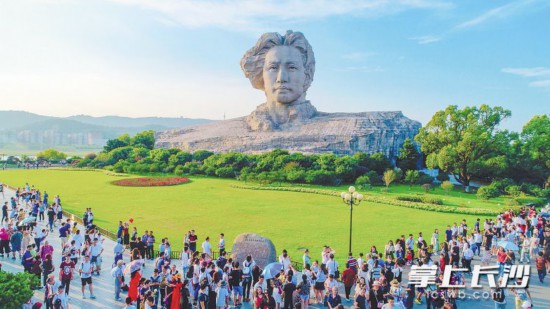 ���������޹�԰��Ϊ��ɳ�ĳ��п�����һֱ��Ѷ�������οͿ��š�