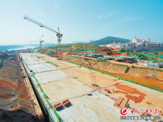 ��������·���ߣ������·��Ѳ��·����Ŀ�´�Ů��԰�������˳����ͨ��������ɳ����ȫý����� ��־ΰ ͨѶԱ ������ ��Ӱ����