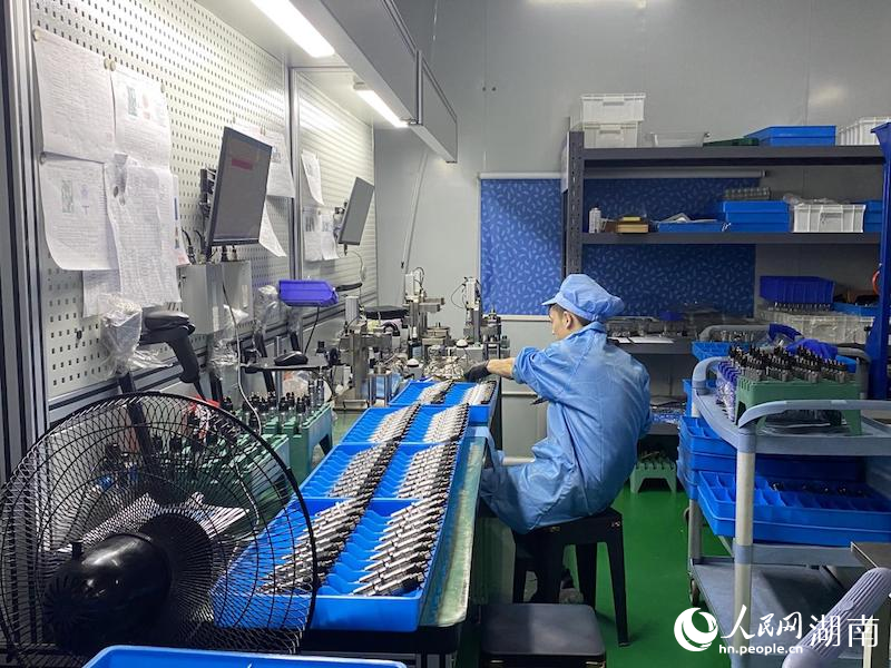 ����̨�ϰڷ������ÿƼ������з��ĸ�ѹ������������ ���������� ������