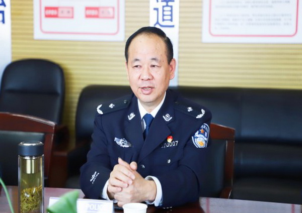 夏荣才同志出席市局创建无烟党政机关评审汇报会