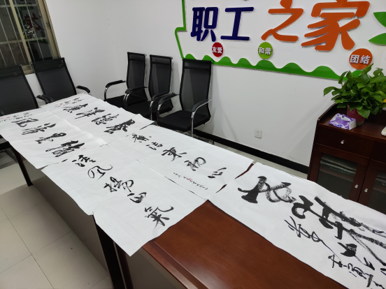 aaf51ccbef68d12c7e4d7df613462a4