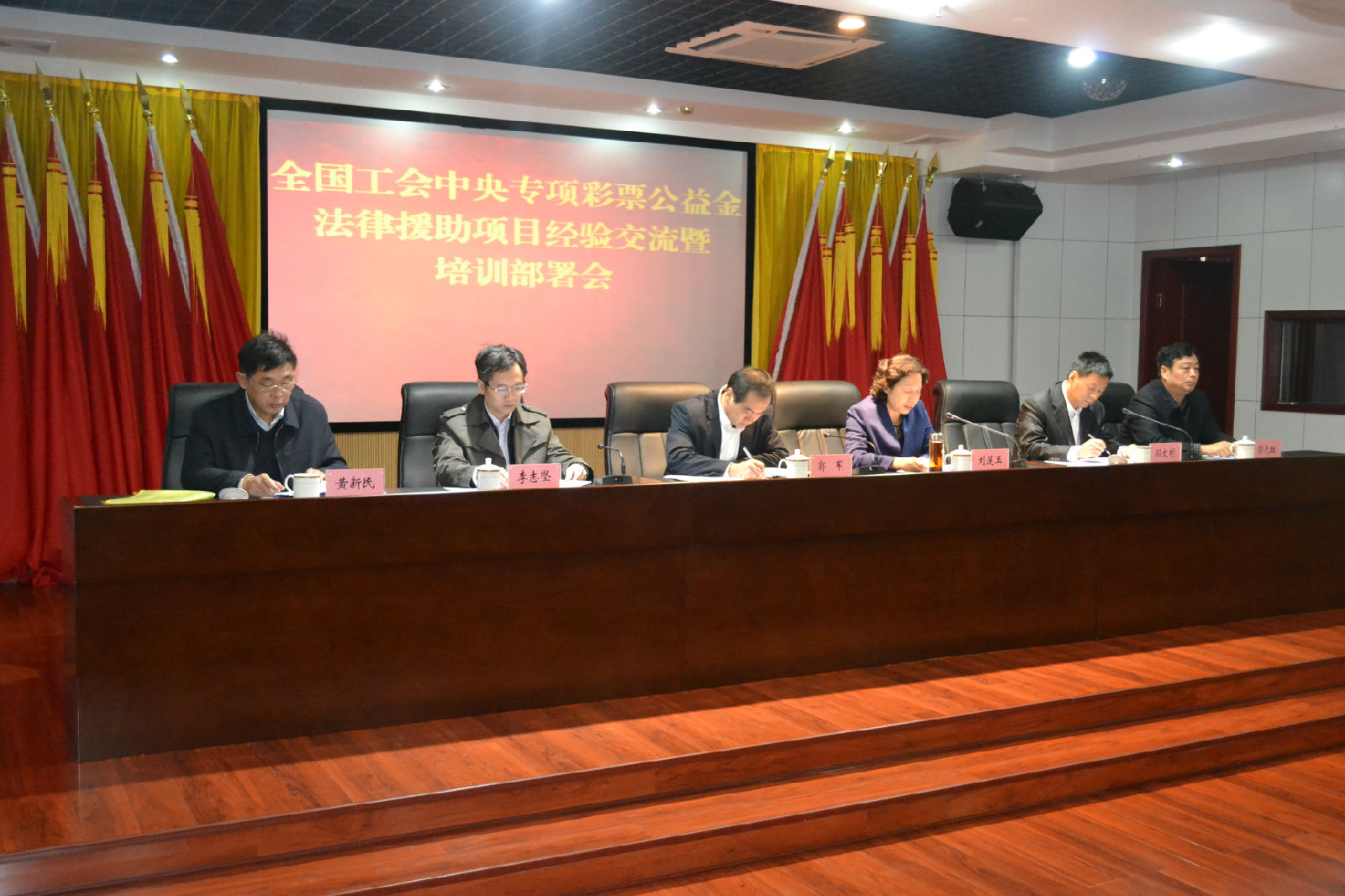 clip_image001.jpg clip_image001.jpg